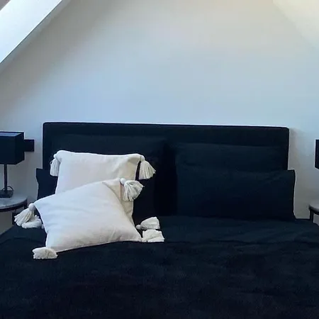 One Business Apartment *