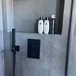 One Business Apartament *